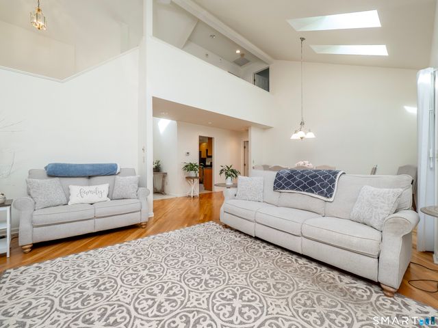 12 Boulevard Drive 31-172, Danbury, CT 06810