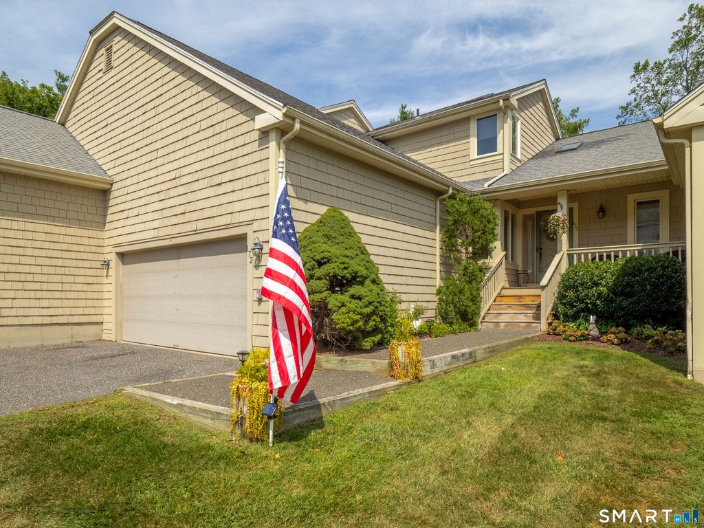 12 Boulevard Drive 31-172, Danbury, CT 06810