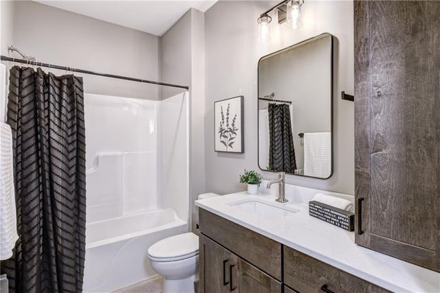 6006 Fuji Lane, Eau Claire, WI 54701