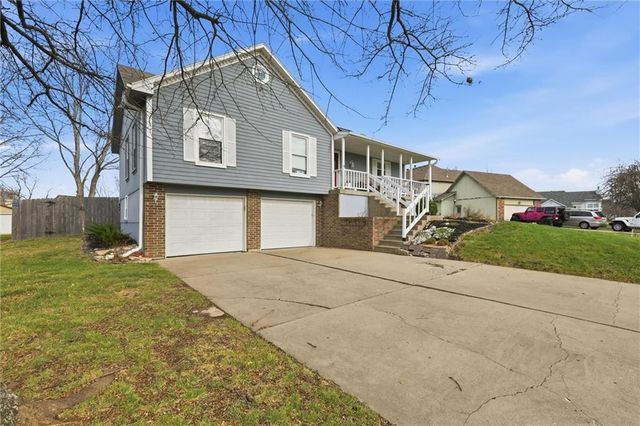 814 S PARK Drive, Raymore, MO 64083