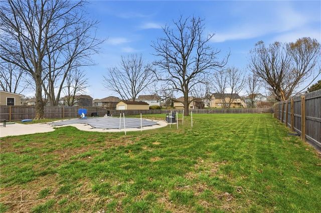 814 S PARK Drive, Raymore, MO 64083