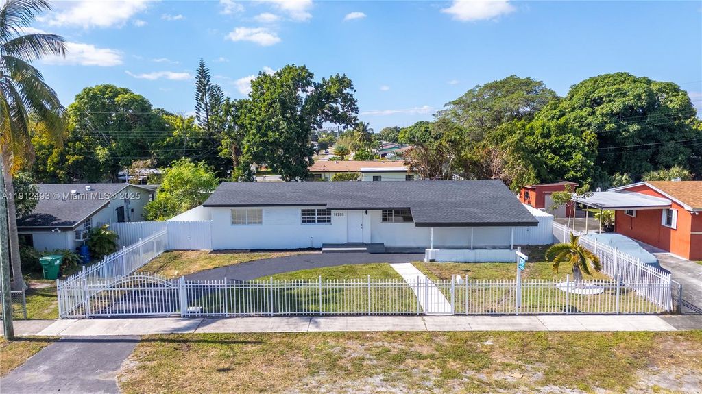 18200 NW 9th Ave, Miami Gardens, FL 33169