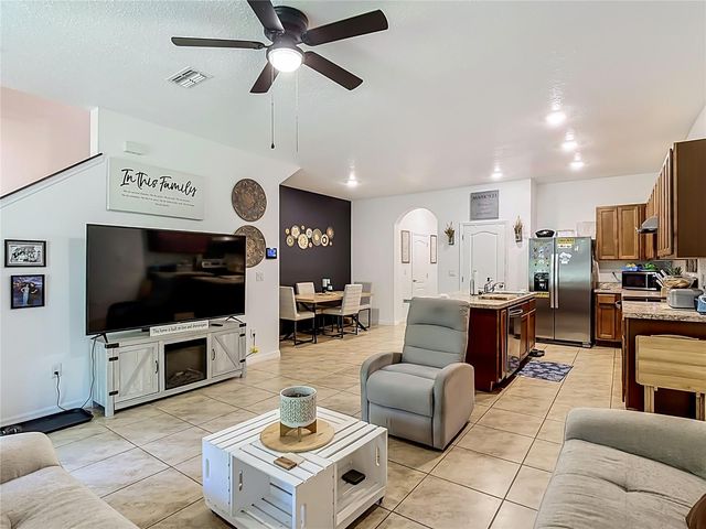 1229 YELLOW FINCH DRIVE, Davenport, FL 33837