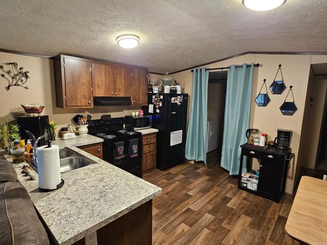 154 Renae Blvd, Greers Ferry, AR 72067