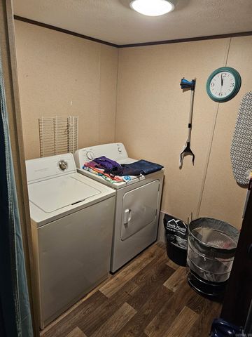 154 Renae Blvd, Greers Ferry, AR 72067