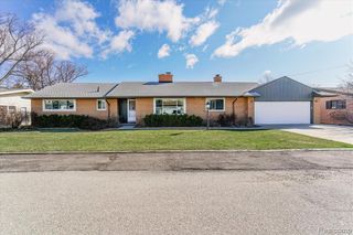1293 Brambles Drive, Waterford, MI 48328