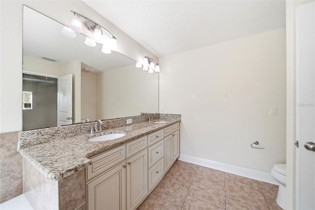 Image 18 of property listing at 729-733 PUTNAM AVENUE, Orlando, FL 32804