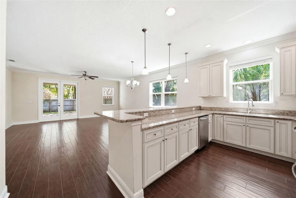 Image 6 of property listing at 729-733 PUTNAM AVENUE, Orlando, FL 32804