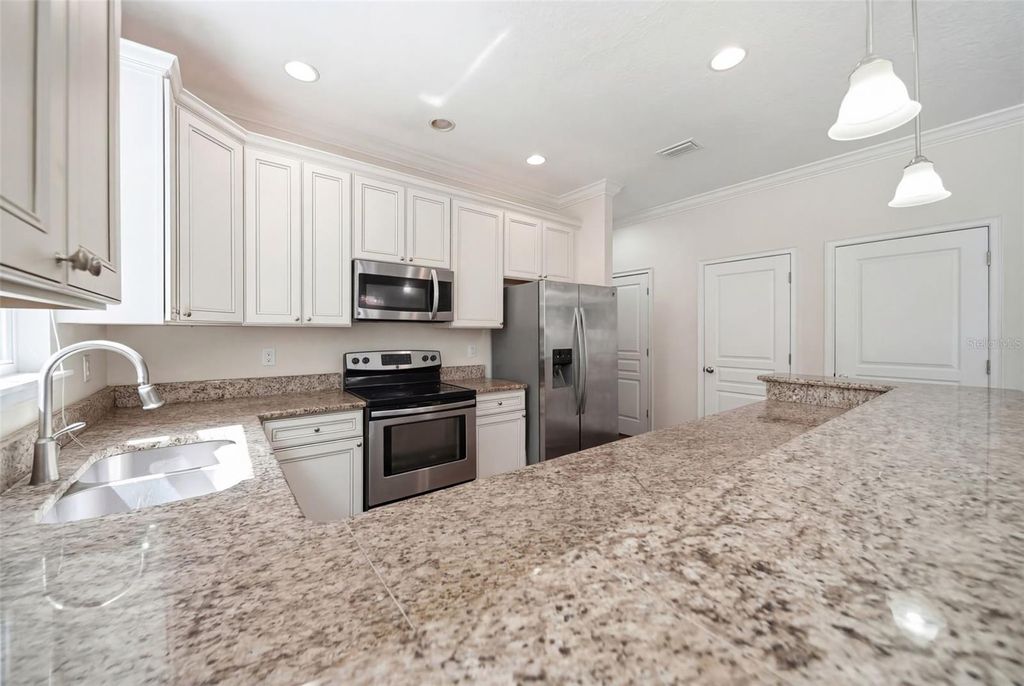 Image 8 of property listing at 729-733 PUTNAM AVENUE, Orlando, FL 32804