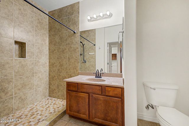 5450 E DEER VALLEY Drive 1223, Phoenix, AZ 85054