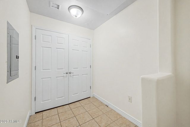5450 E DEER VALLEY Drive 1223, Phoenix, AZ 85054