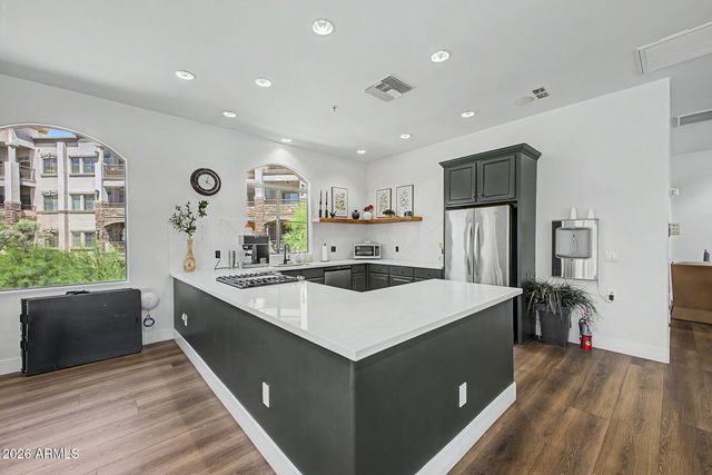 5450 E DEER VALLEY Drive 1223, Phoenix, AZ 85054