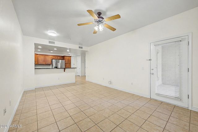 5450 E DEER VALLEY Drive 1223, Phoenix, AZ 85054