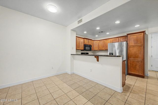 5450 E DEER VALLEY Drive 1223, Phoenix, AZ 85054