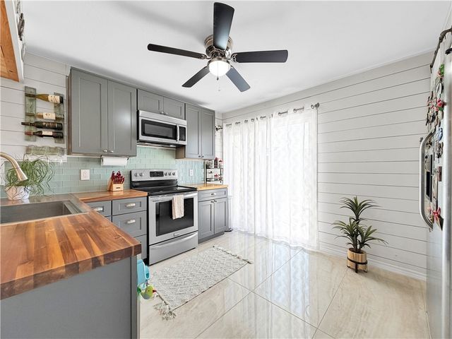 4141 Whiteley Dr 204, Corpus Christi, TX 78418