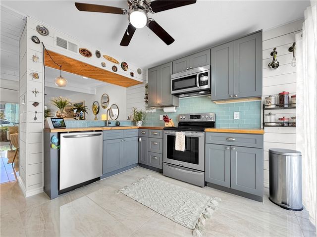 4141 Whiteley Dr 204, Corpus Christi, TX 78418
