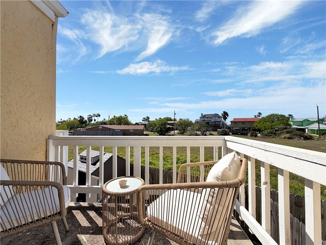 4141 Whiteley Dr 204, Corpus Christi, TX 78418