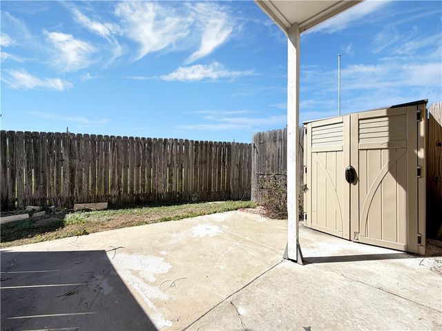 4141 Whiteley Dr 204, Corpus Christi, TX 78418