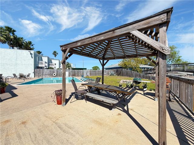 4141 Whiteley Dr 204, Corpus Christi, TX 78418