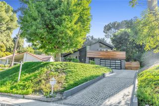 4642 Poe Avenue, Woodland Hills, CA 91364