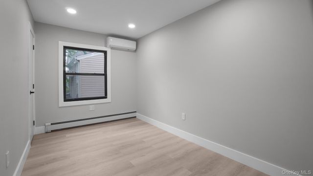 11516 199th Street, Saint Albans, NY 11412