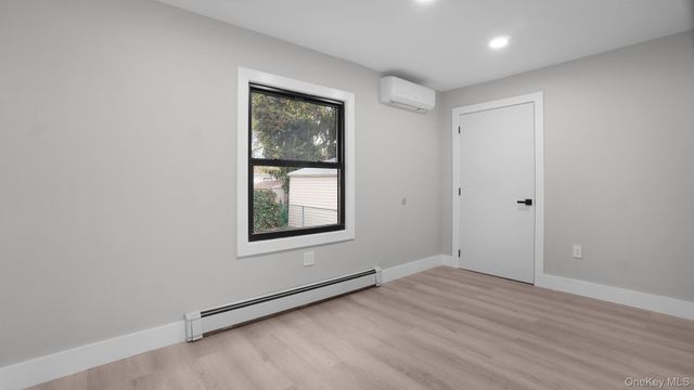 11516 199th Street, Saint Albans, NY 11412