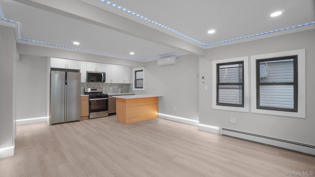 11516 199th Street, Saint Albans, NY 11412