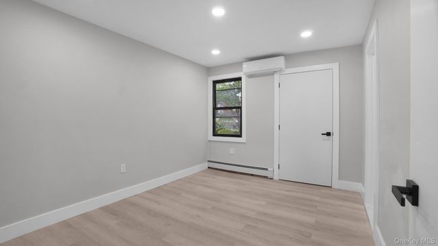 11516 199th Street, Saint Albans, NY 11412