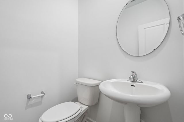 6681 W Sailboat Drive, Greenfield, IN 46140