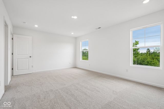6681 W Sailboat Drive, Greenfield, IN 46140