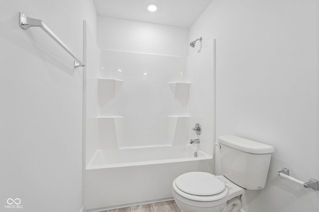 6681 W Sailboat Drive, Greenfield, IN 46140