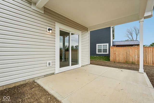 6681 W Sailboat Drive, Greenfield, IN 46140