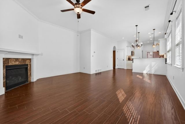 250 CHEROKEE CIR, Oakland, TN 38060