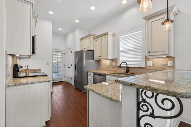 250 CHEROKEE CIR, Oakland, TN 38060