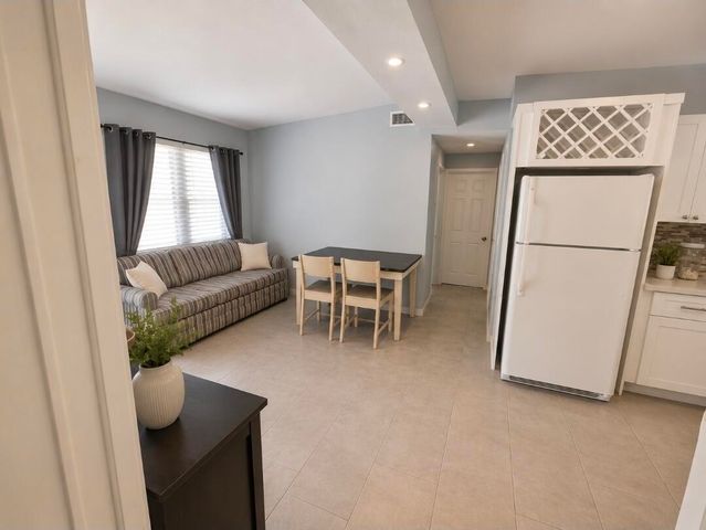 260 N Palm Drive, Boynton Beach, FL 33435