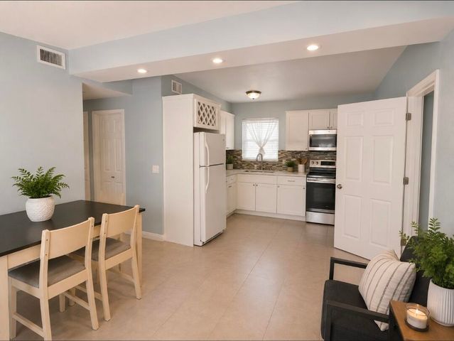 260 N Palm Drive, Boynton Beach, FL 33435