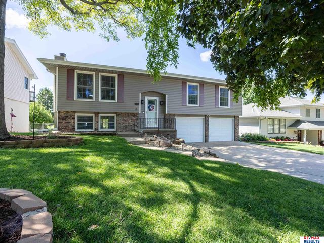 14191 Pine Street, Omaha, NE 68144