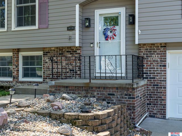 14191 Pine Street, Omaha, NE 68144