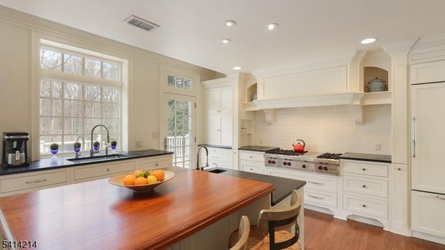 11 Fenimore Dr, Scotch Plains Twp., NJ 07076