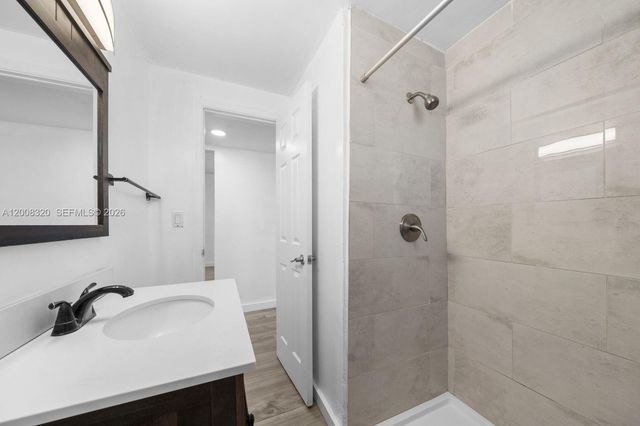 842 SW 3rd St, Miami, FL 33130