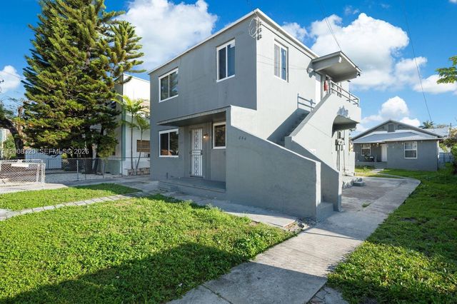 842 SW 3rd St, Miami, FL 33130