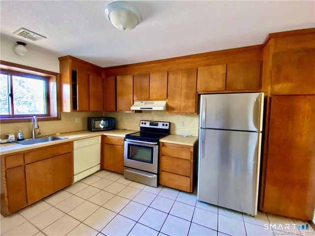 104 Summer Hill Drive 104, South Windsor, CT 06074