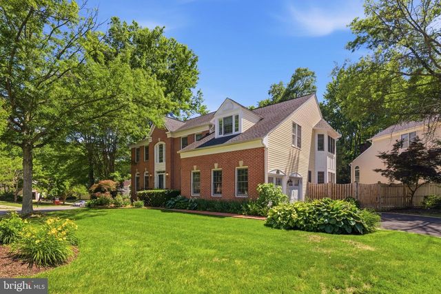 9315 HALLSTON CT, Fairfax Station, VA 22039