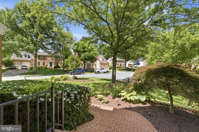 9315 HALLSTON CT, Fairfax Station, VA 22039