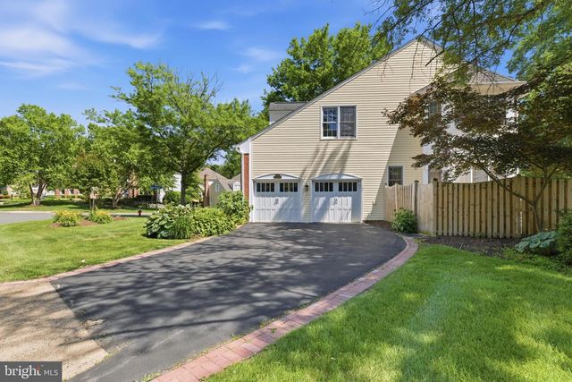 9315 HALLSTON CT, Fairfax Station, VA 22039