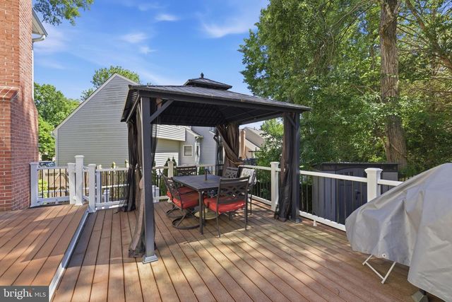 9315 HALLSTON CT, Fairfax Station, VA 22039