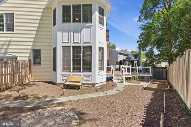 9315 HALLSTON CT, Fairfax Station, VA 22039