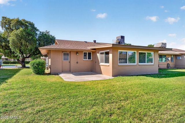 10413 W ROUNDELAY Circle, Sun City, AZ 85351
