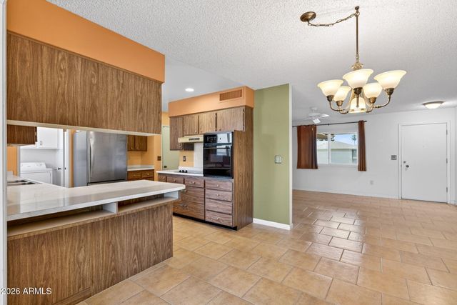 10413 W ROUNDELAY Circle, Sun City, AZ 85351