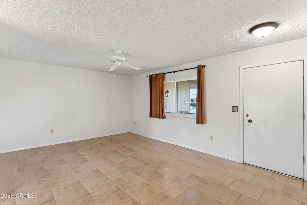 10413 W ROUNDELAY Circle, Sun City, AZ 85351 — photo 4